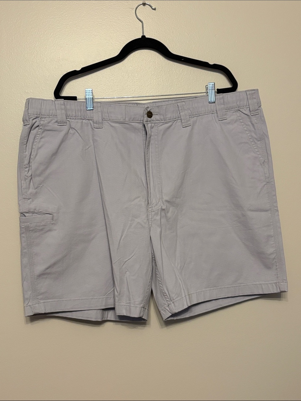 Men’s Carhartt relaxed fit shorts. Size 46”. NWT